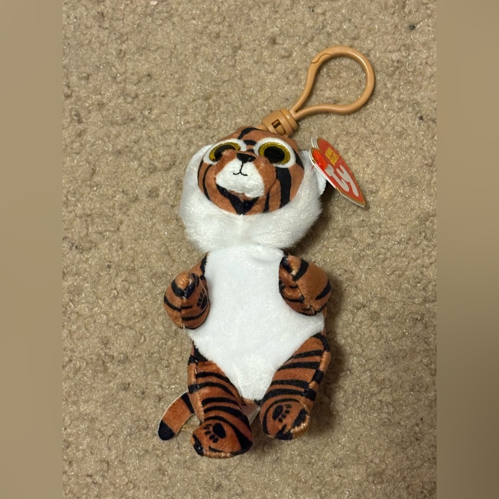 NWT beanie bellies tiger whose name is Clawdia